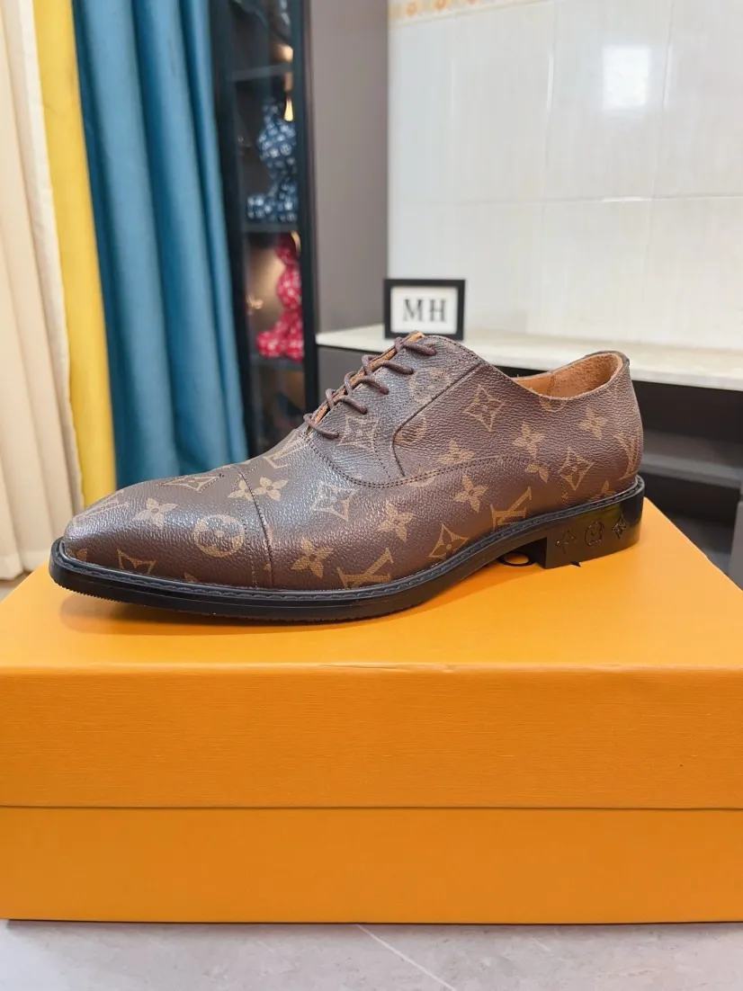 Ex-factory price 720🌹🌹High version [LV] Louis Vuitton's popular casual leather shoes🎖Fashionable and elegant🎖🎖Material: Original imported open-edge beaded cowhide, washed cowhide leather lining, original open-molded rubber outsole, high-end and classy, ​​elegant quality, instantly transforming into a handsome man ❤❤Standard\nNumber: 38-44